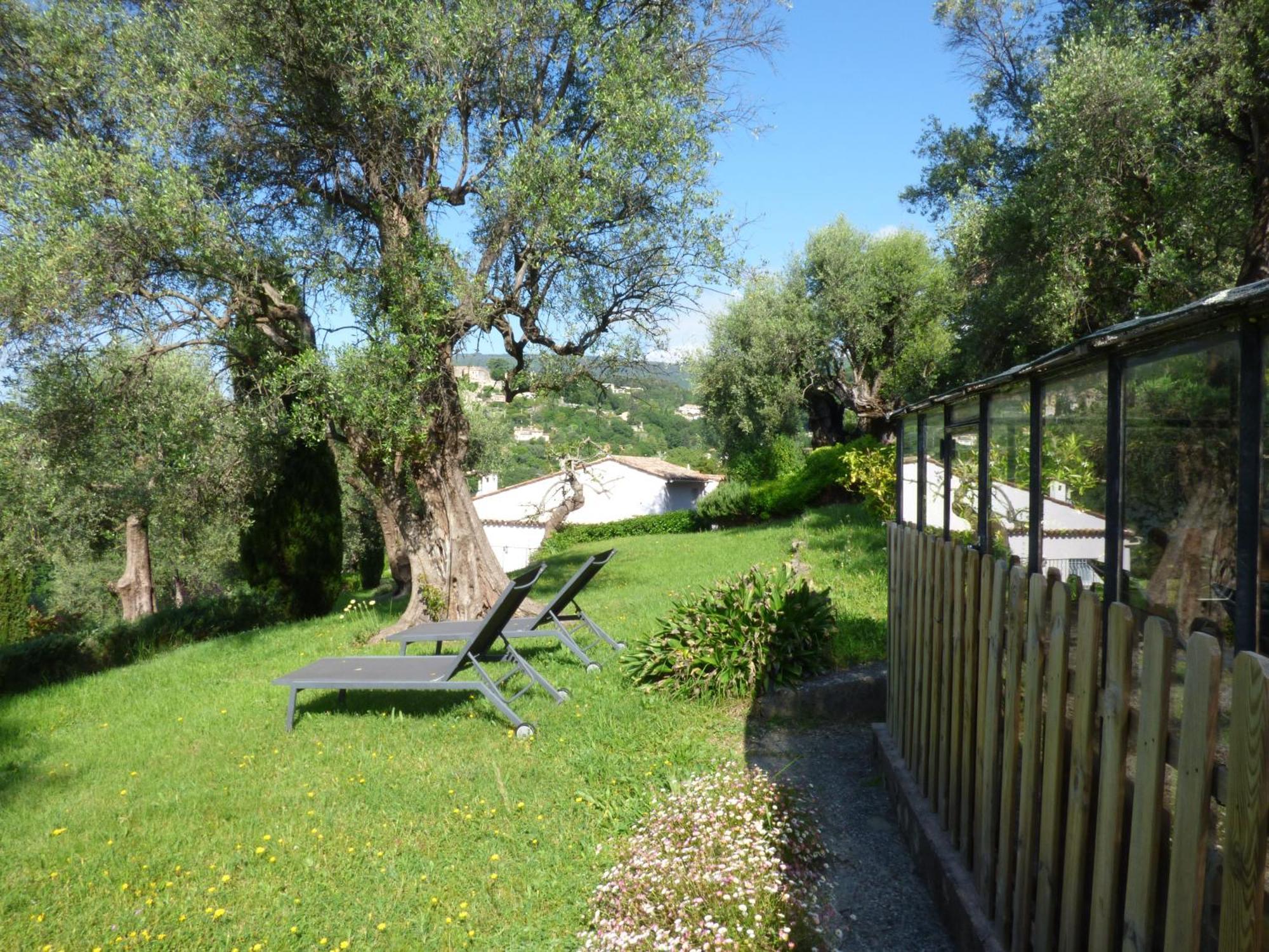 Apartment Cezanne With Heated Pool And Private Garden シャトーヌフ＝グラース エクステリア 写真